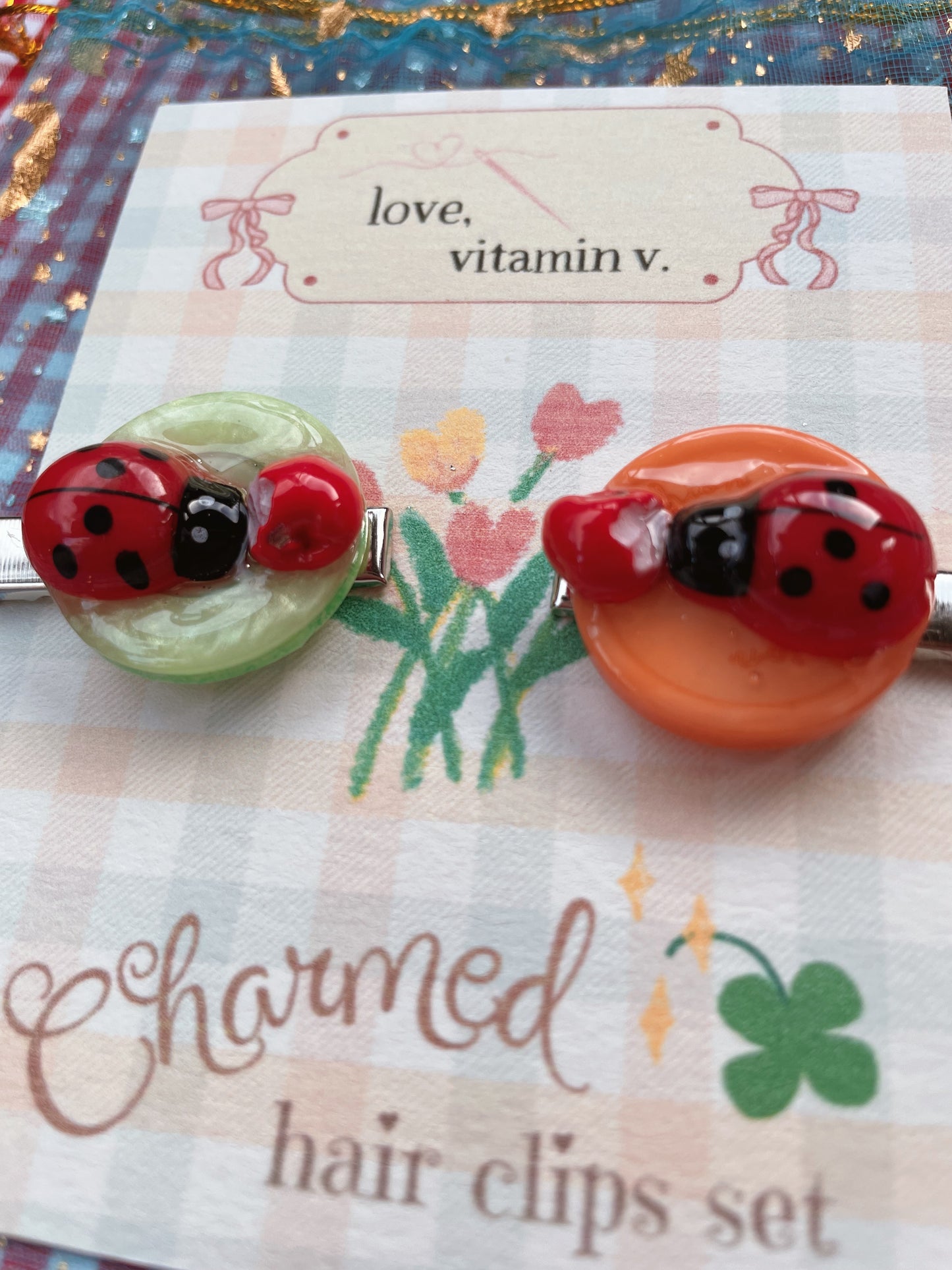 a snack for a ladybug (hair clip set)