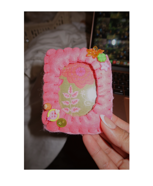 "fancy nancy" inspired magnetic felt photo frame